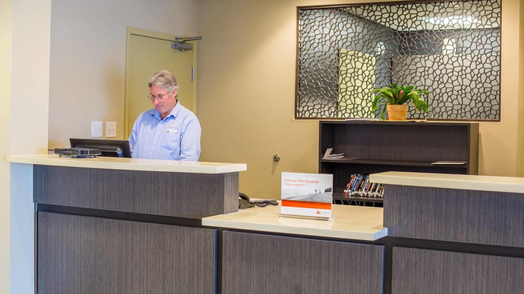 Candlewood Suites Overland Park W 135Th St By Ihg Exterior photo